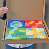 Rotes Set des Grimm’s Temperamente-Baukastens: Kantige, dynamische Bausteine für ausdrucksstarkes Bauen