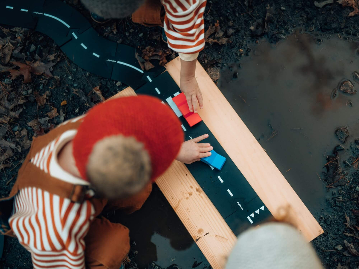 Waytoplay Spielstraße - King of the Road - 40 Teile + 2 Autos