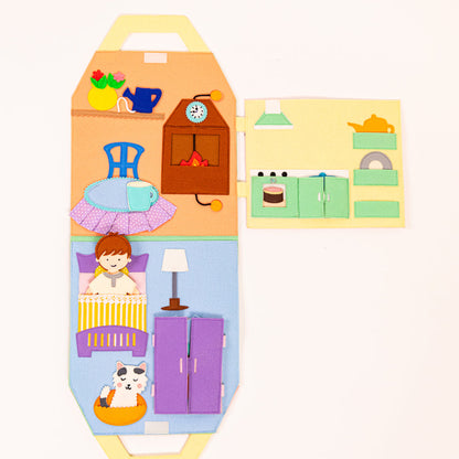 Quietbook: Travel Buddy Puppenhaus