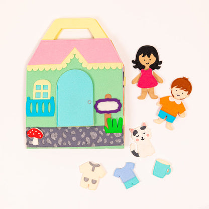 Quietbook: Travel Buddy Puppenhaus